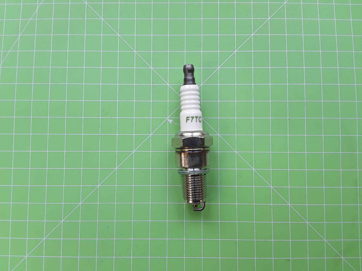 Zipper Maschinen Ersatzteil passend zu ZI-MD500 Zündkerze F7TC